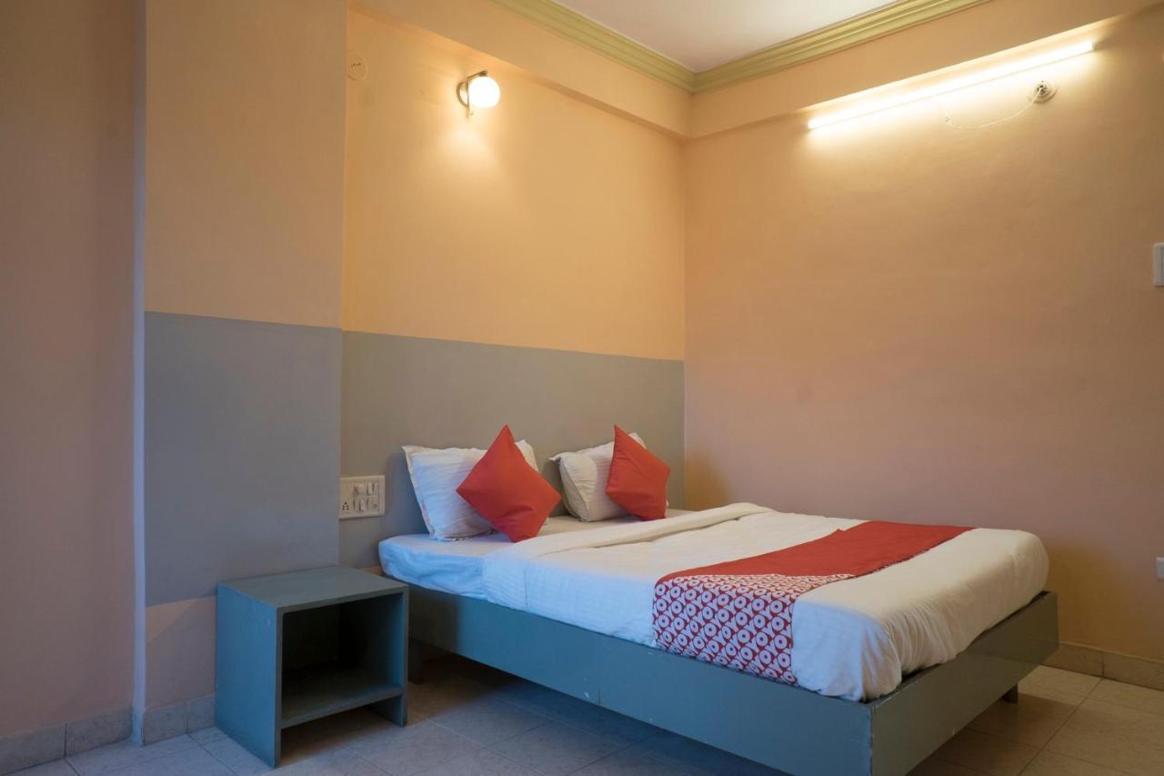 Oyo Flagship 37830 Hotel Aakar International Satara Exterior photo