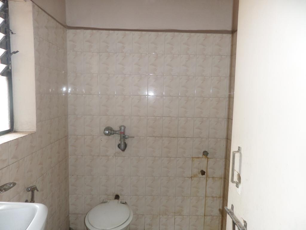 Oyo Flagship 37830 Hotel Aakar International Satara Exterior photo