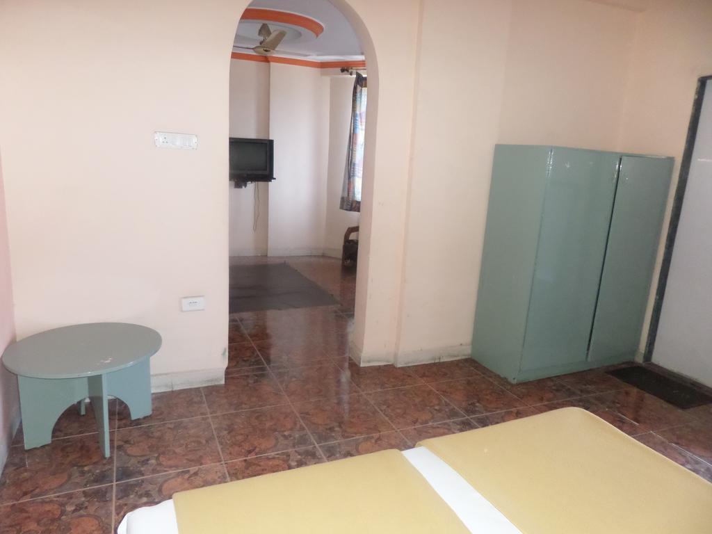 Oyo Flagship 37830 Hotel Aakar International Satara Exterior photo