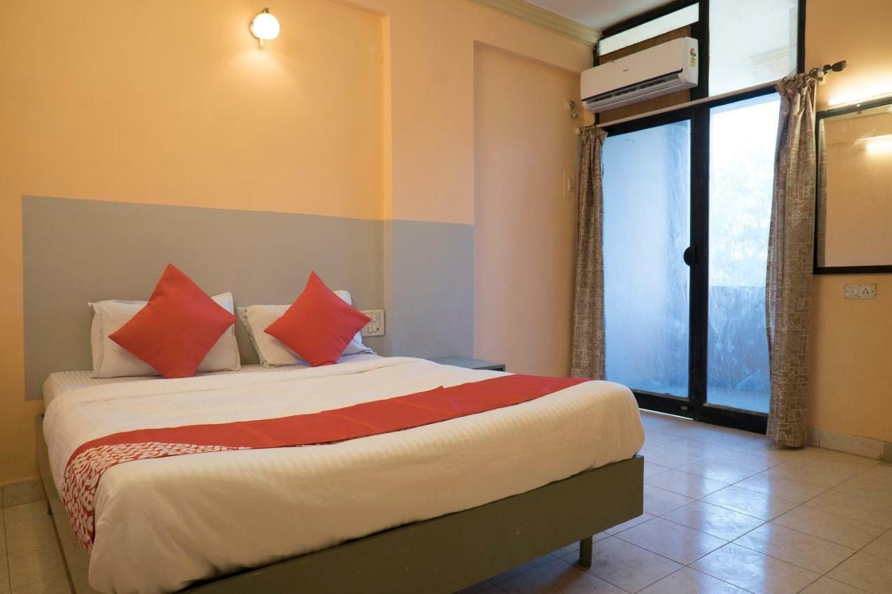 Oyo Flagship 37830 Hotel Aakar International Satara Exterior photo